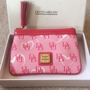 Dooney & Bourke Wristlet: Pink